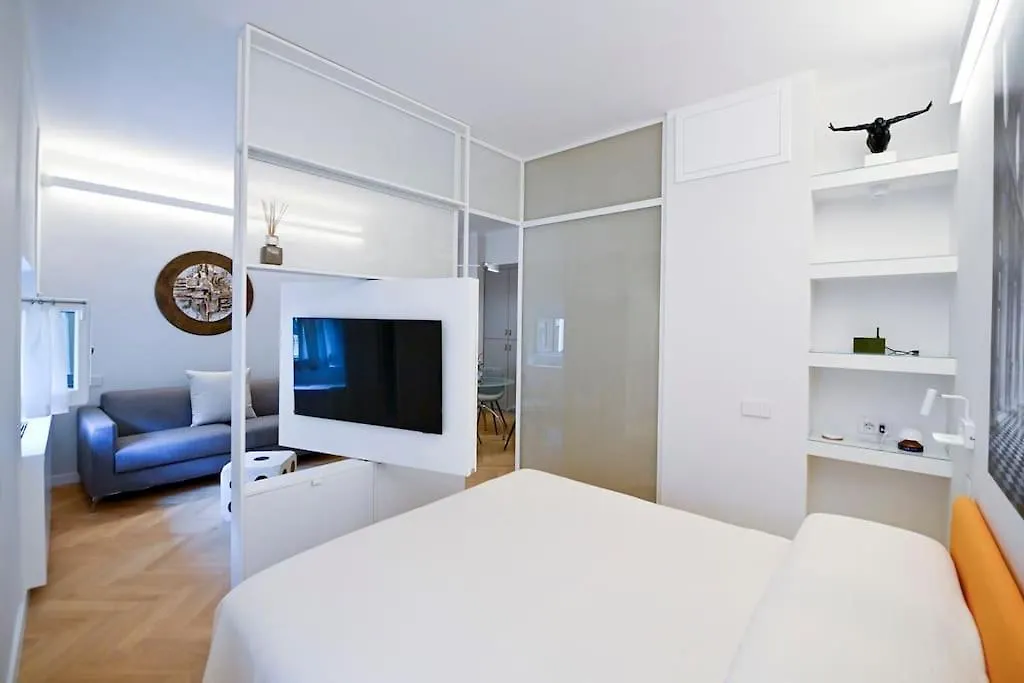 Dolce Vita Apartment 로마 0*,